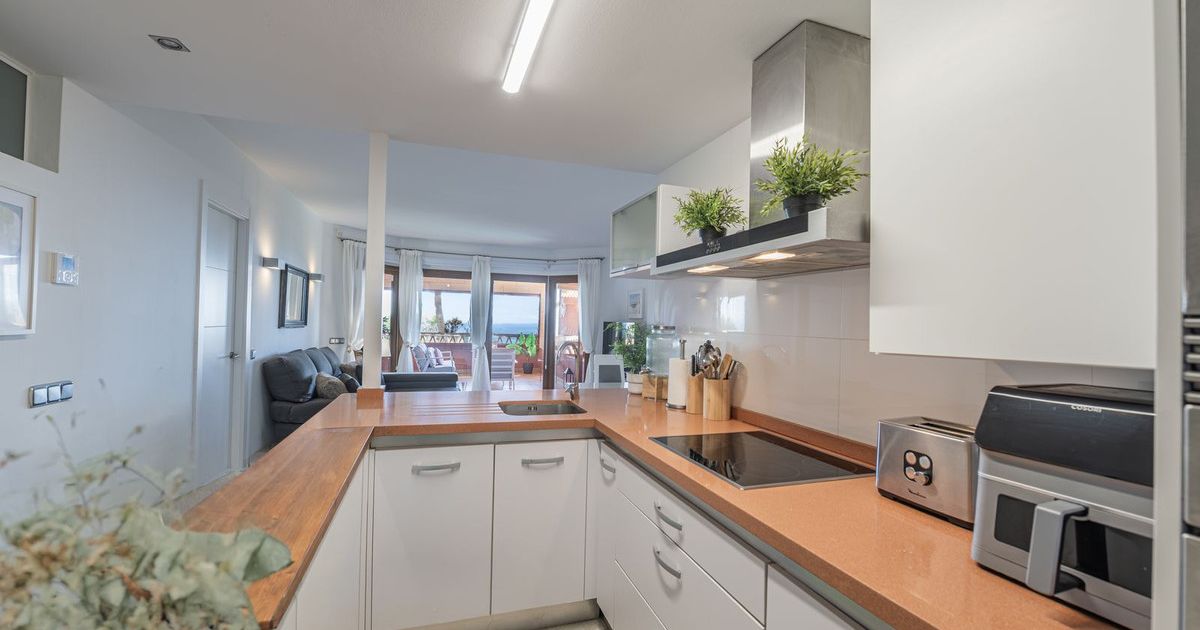 Middle Floor Apartment in Benalmadena, Benalmadena, 9/12