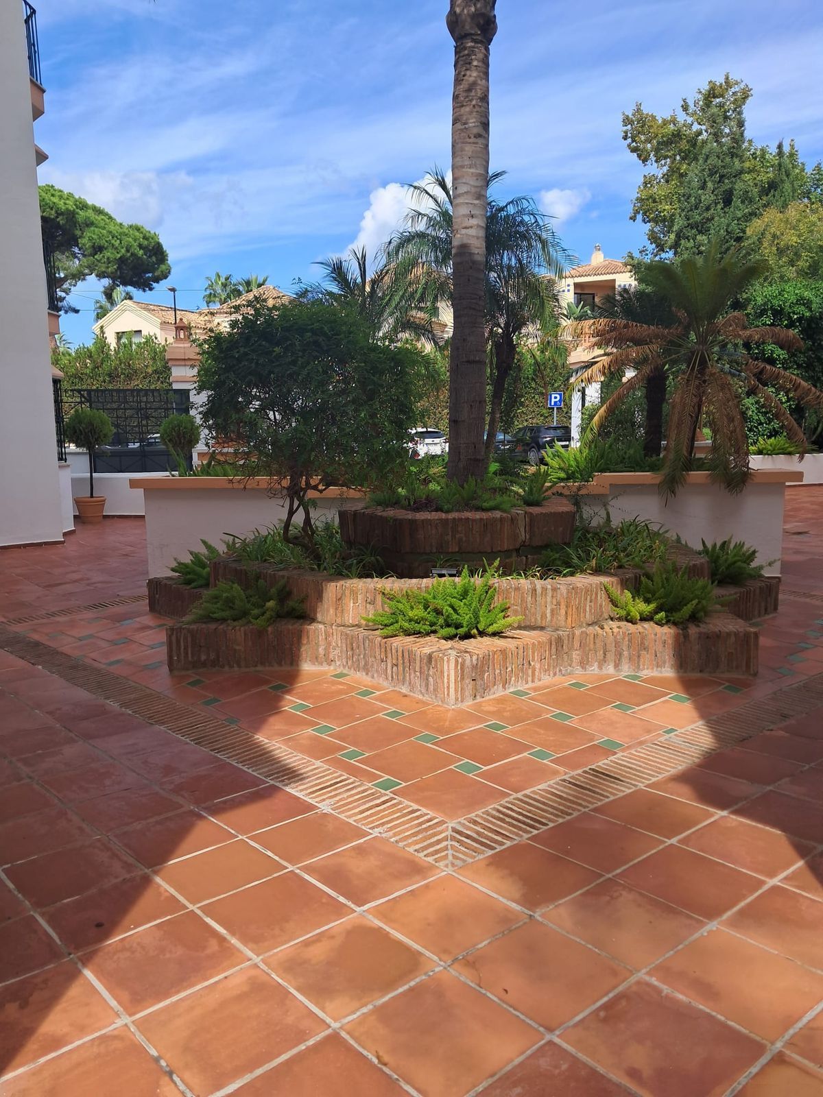 Middle Floor Apartment in Marbella, Marbella, 2/9