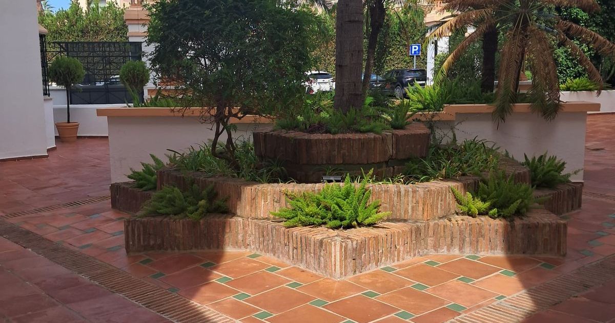 Middle Floor Apartment in Marbella, Marbella, 2/9