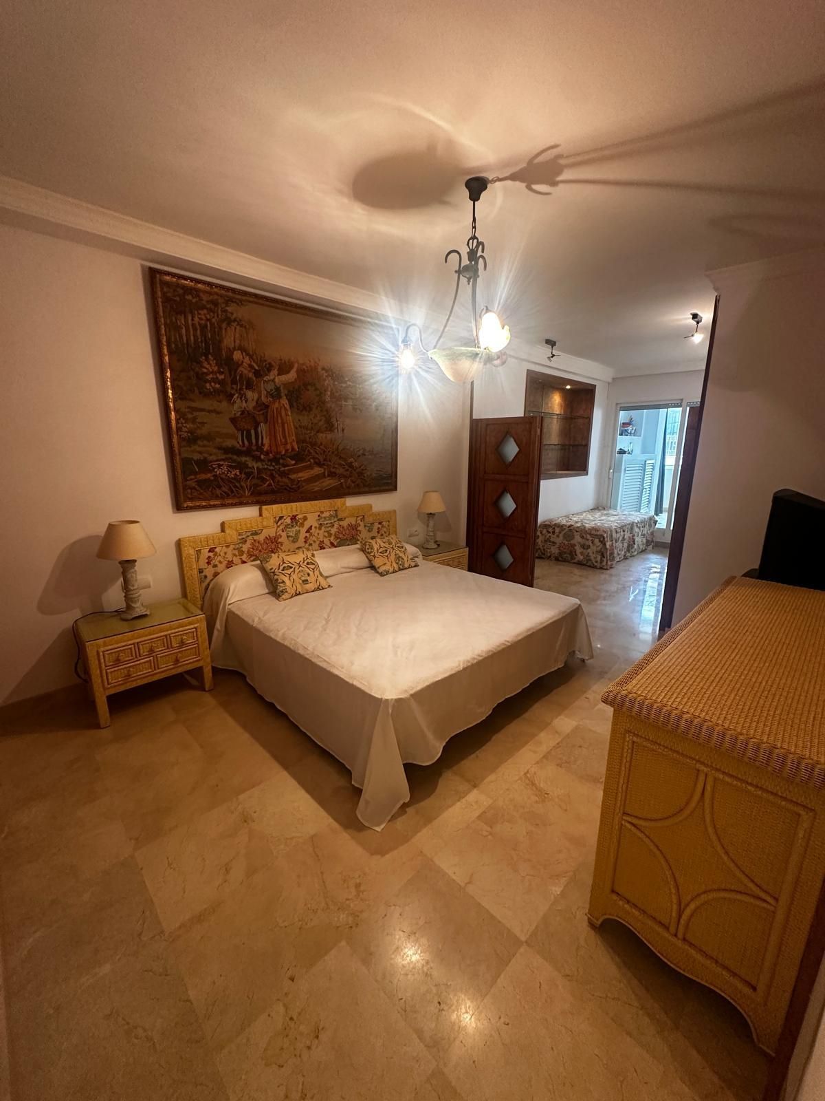 Middle Floor Apartment in Marbella, Marbella, 6/9
