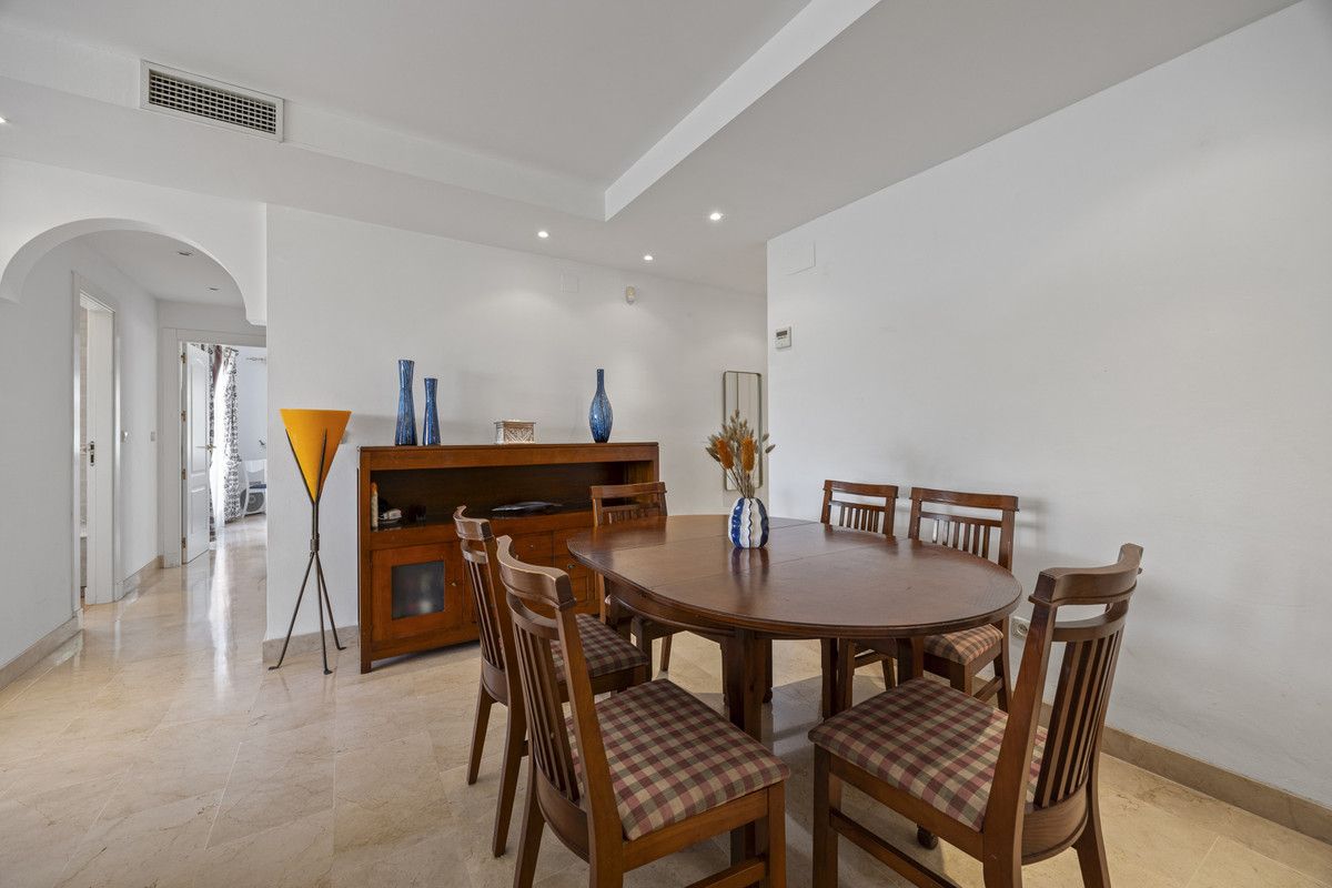 Middle Floor Apartment in The Golden Mile, The Golden Mile, 11/12