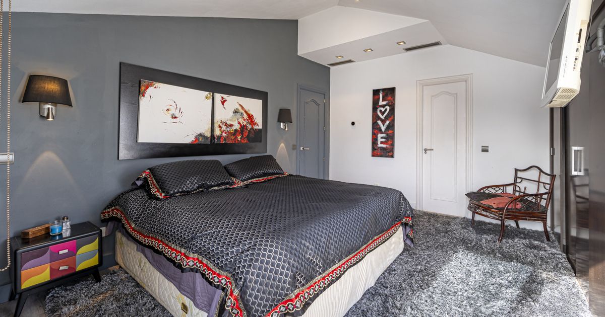 Penthouse in The Golden Mile, The Golden Mile, 11/12