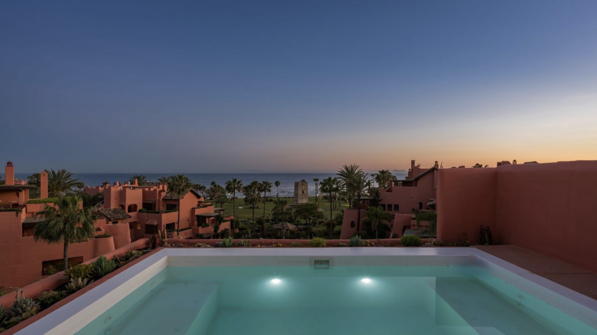 Penthouse in Estepona, Torre Bermeja, Estepona, 4/12