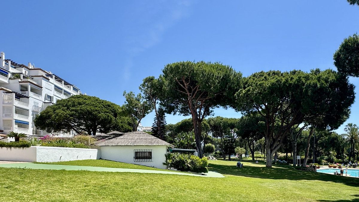 Mittelgeschoss-Apartment in Puerto Banús, Puerto Banús, 2/12