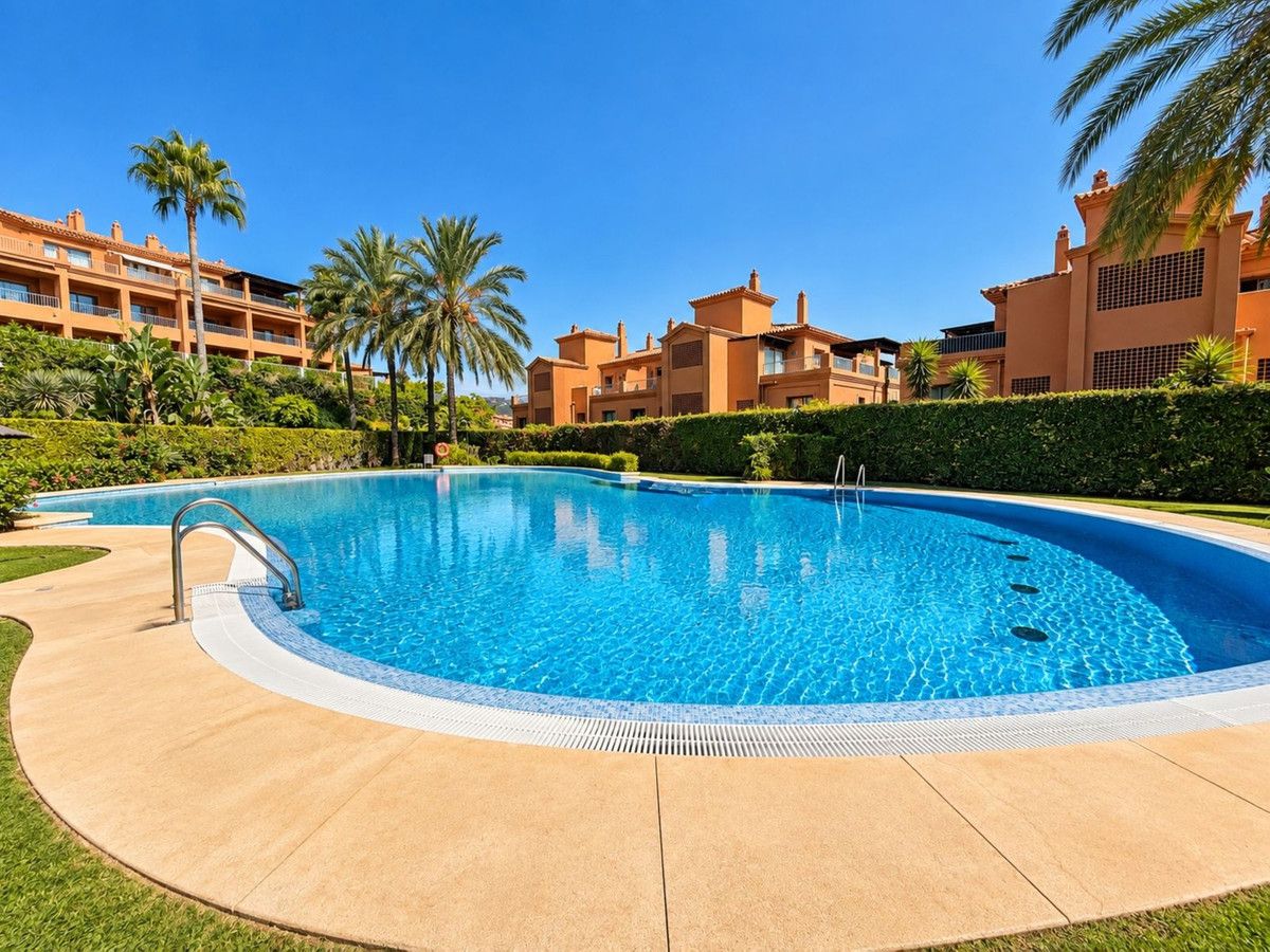 Erdgeschosswohnung in Estepona, Estepona, 3/12