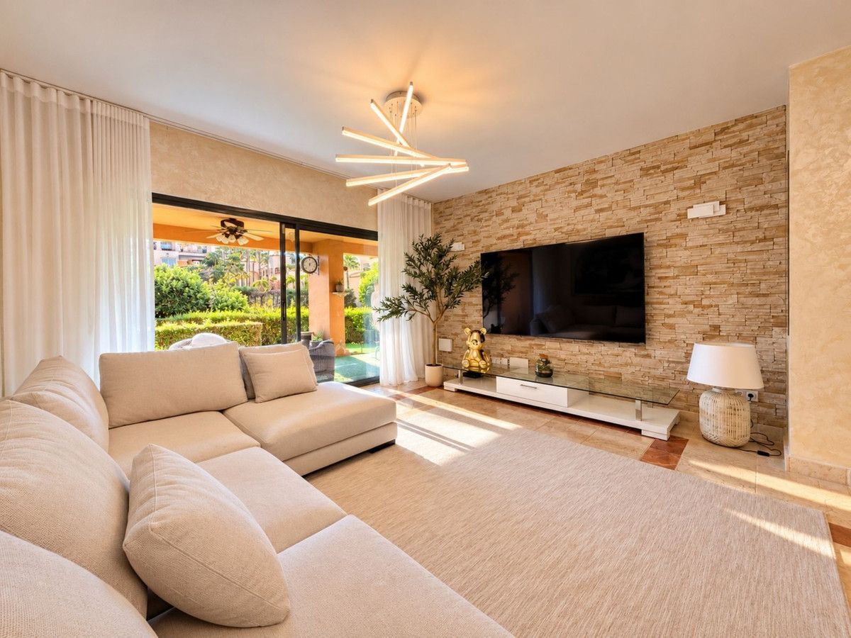 Erdgeschosswohnung in Estepona, Estepona, 6/12