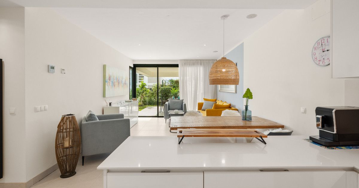 Middle Floor Apartment in Estepona, Estepona, 12/12