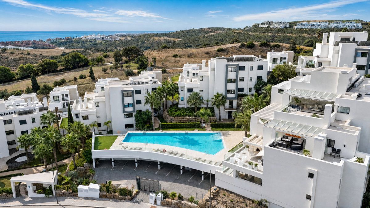 Middle Floor Apartment in Estepona, Estepona, 3/12