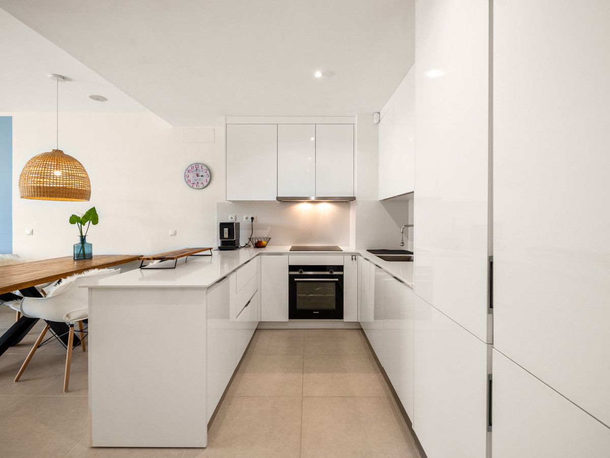 Middle Floor Apartment in Estepona, Estepona, 10/12