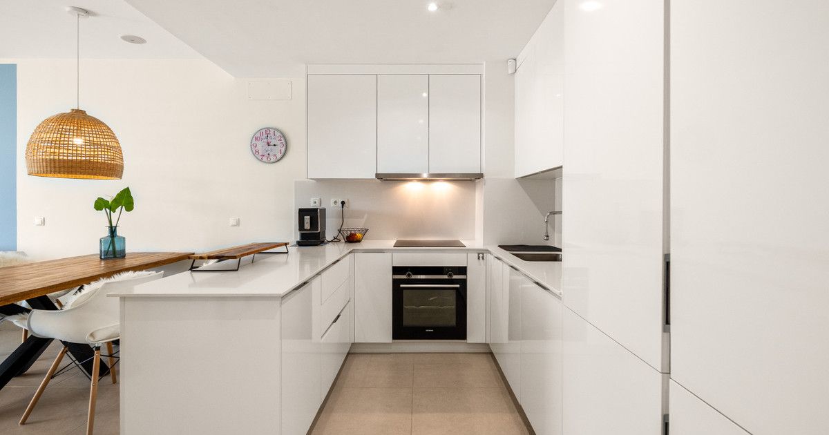 Middle Floor Apartment in Estepona, Estepona, 10/12