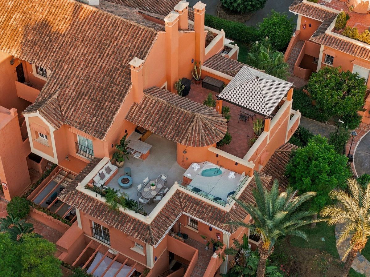 Penthouse Duplex in Nueva Andalucía, Nueva Andalucía, 1/12