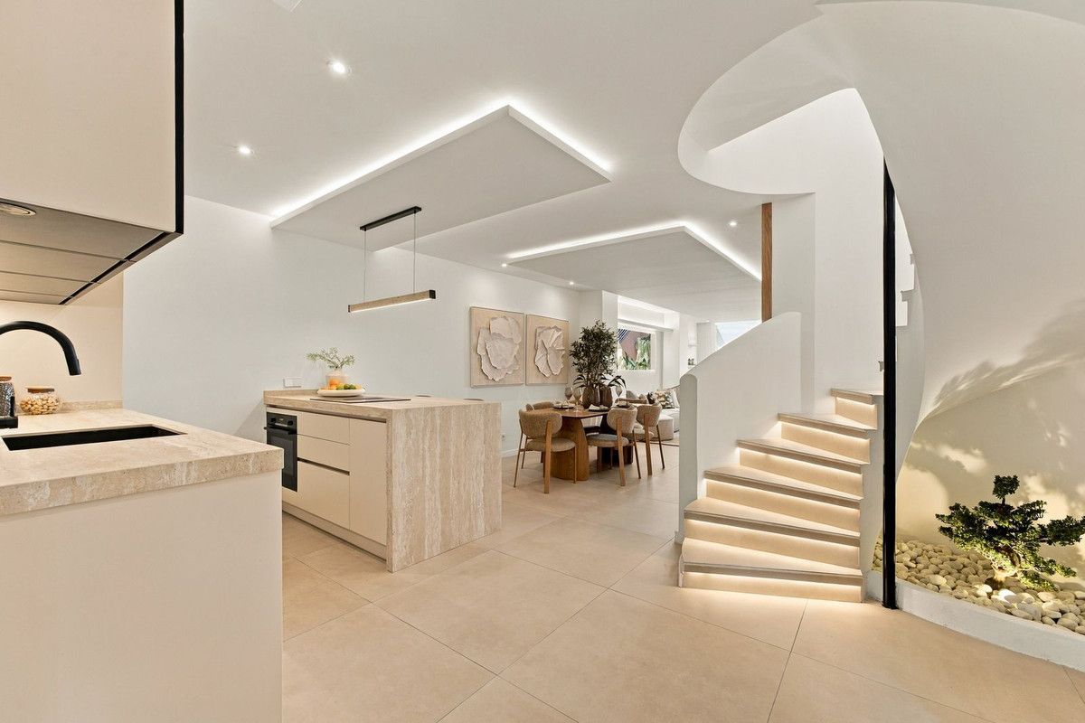 Penthouse Duplex in Nueva Andalucía, Nueva Andalucía, 4/12