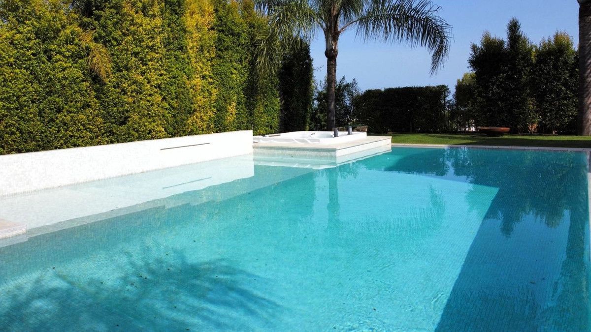 Freistehende Villa in Marbella, Marbella, 10/12