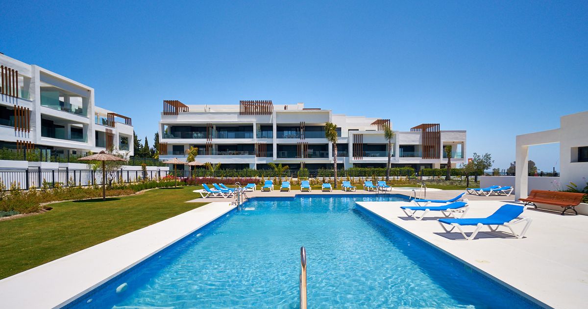 Ground Floor Apartment in Estepona, New Golden Mile, Estepona, 1/12