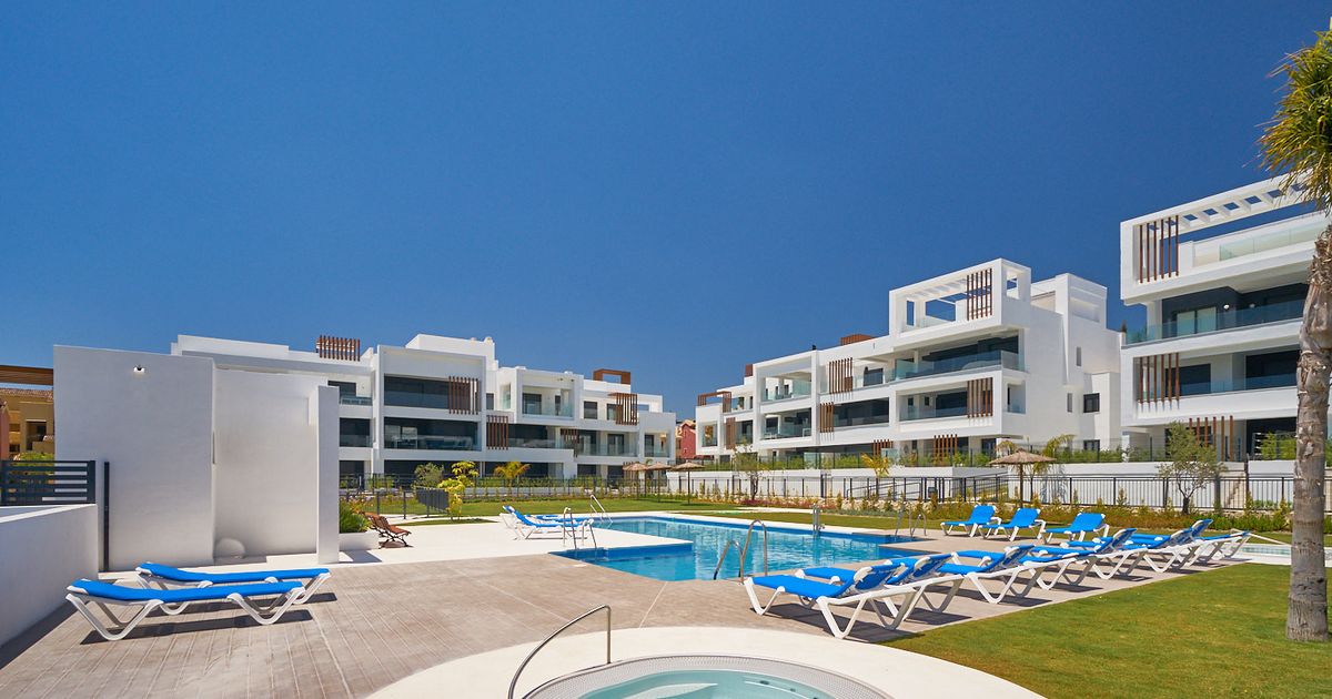 Ground Floor Apartment in Estepona, New Golden Mile, Estepona, 2/12
