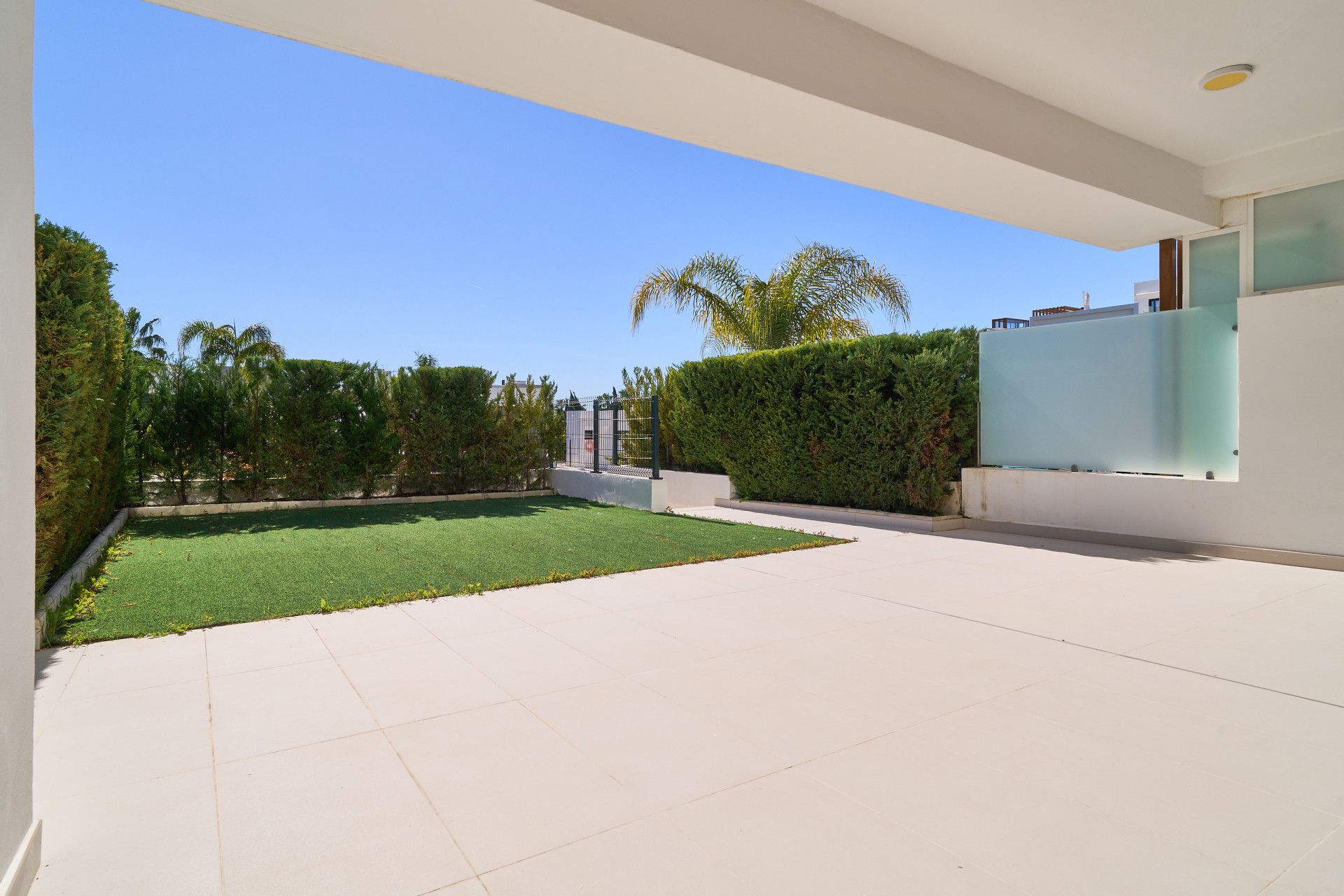 Ground Floor Apartment in Estepona, New Golden Mile, Estepona, 11/12