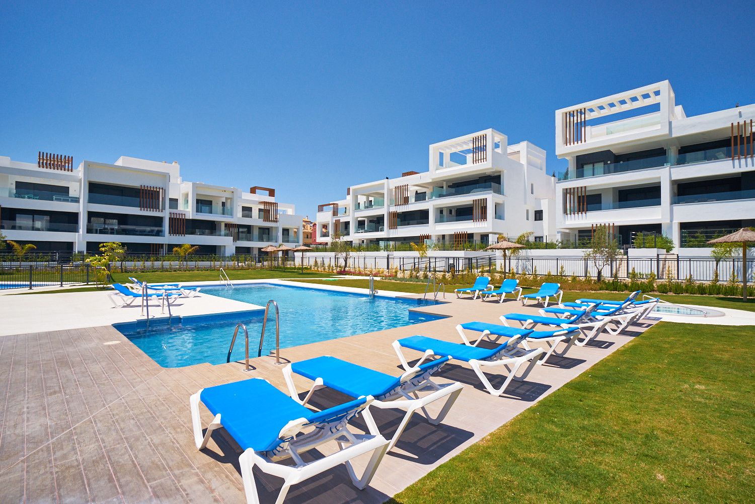 Ground Floor Apartment in Estepona, New Golden Mile, Estepona, 4/12