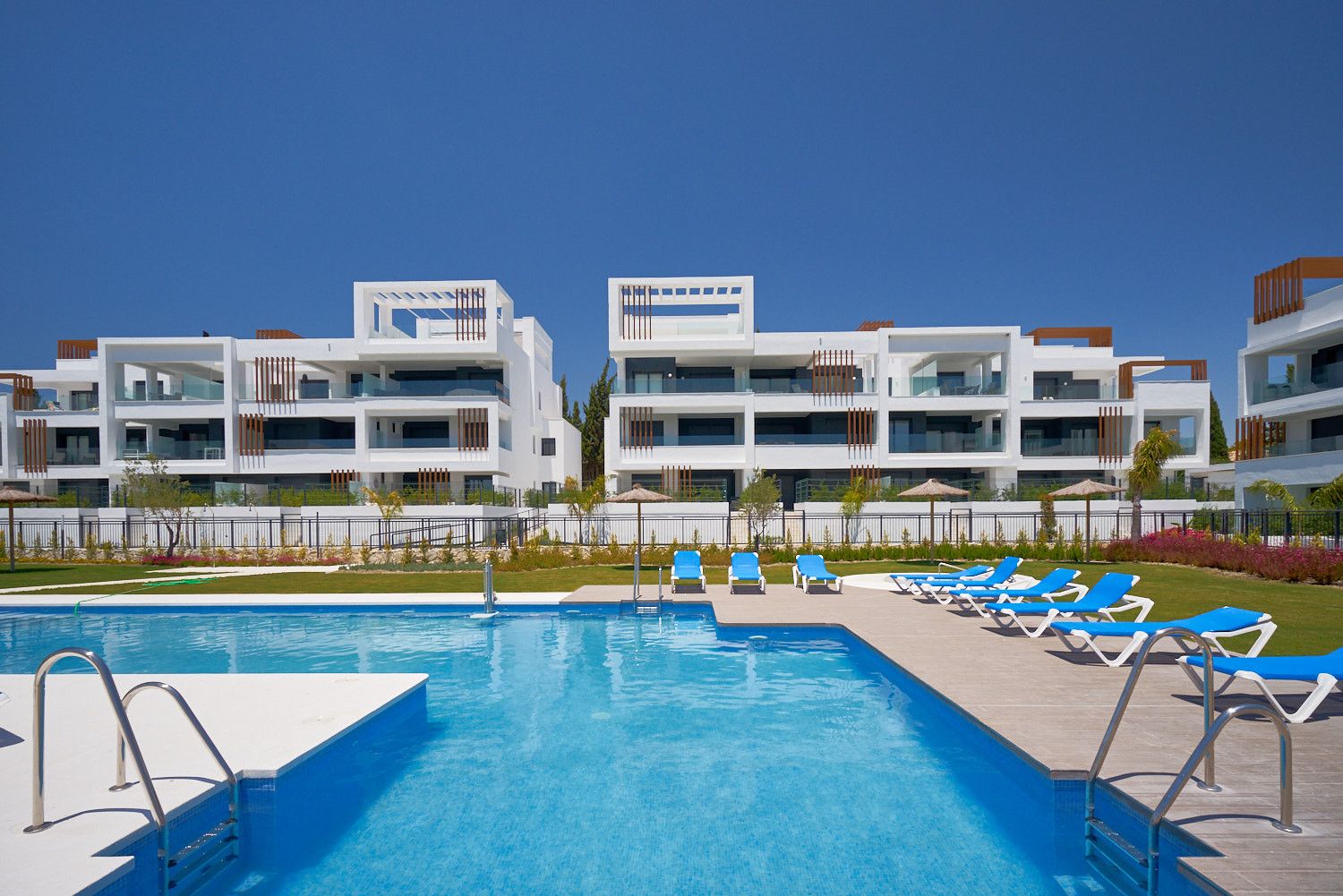 Ground Floor Apartment in Estepona, New Golden Mile, Estepona, 5/12