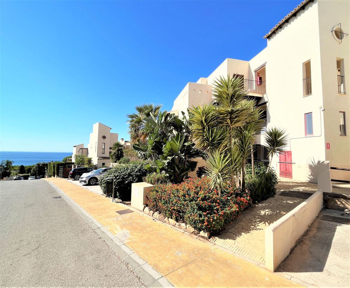 Ground Floor Apartment in Casares Playa, Casares Playa, 5/12
