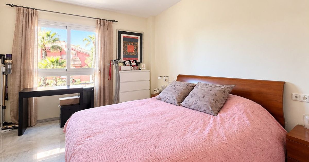 Mittelgeschoss-Wohnung in Marbella, Marbella, 12/12