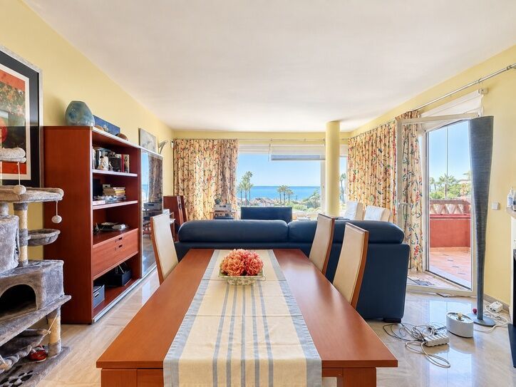 Mittelgeschoss-Wohnung in Marbella, Marbella, 4/12