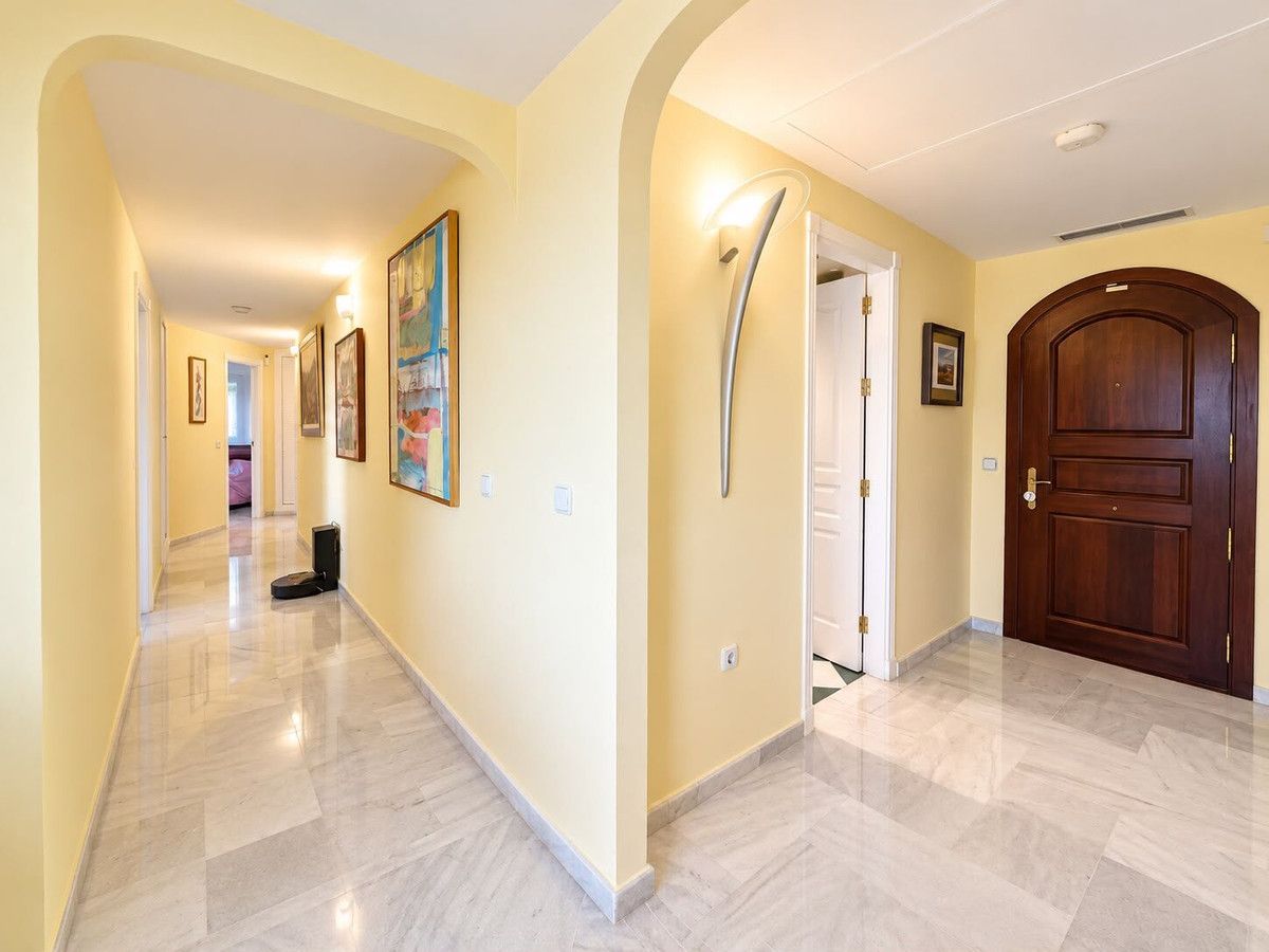 Mittelgeschoss-Wohnung in Marbella, Marbella, 7/12