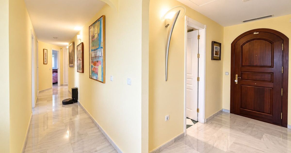 Mittelgeschoss-Wohnung in Marbella, Marbella, 7/12