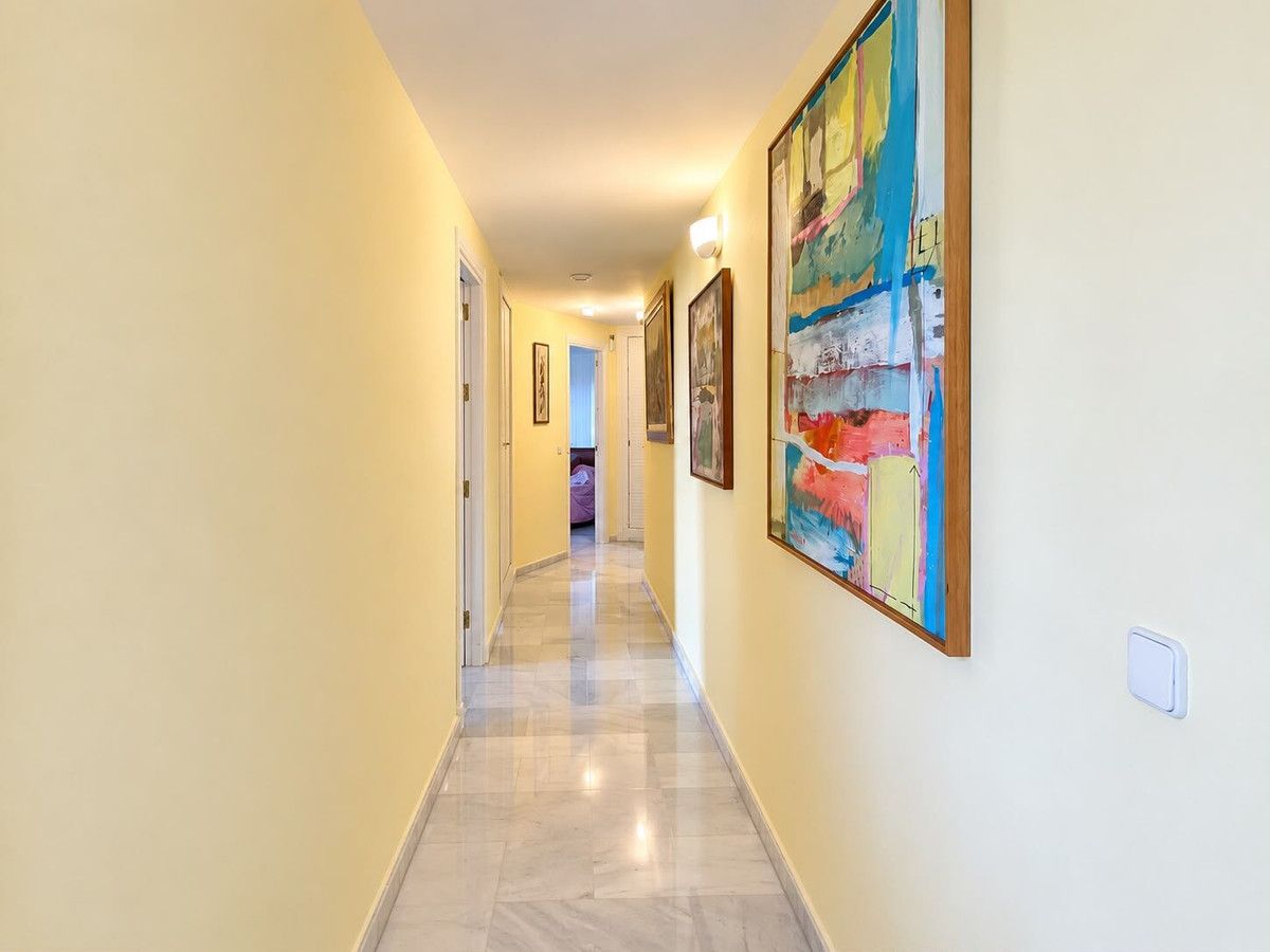 Mittelgeschoss-Wohnung in Marbella, Marbella, 8/12