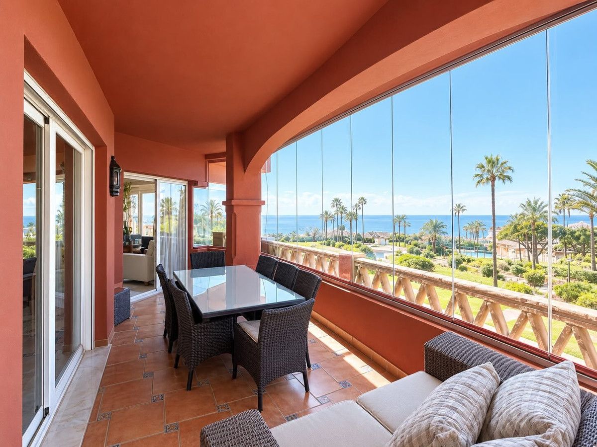 Mittelgeschoss-Wohnung in Marbella, Marbella, 10/12