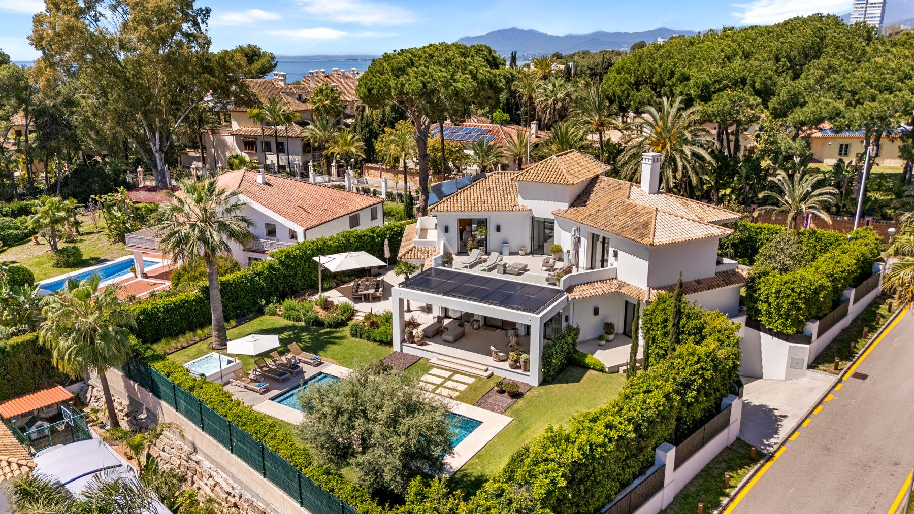Villa in Marbella East, Los Monteros Playa, Marbella East, 2/12