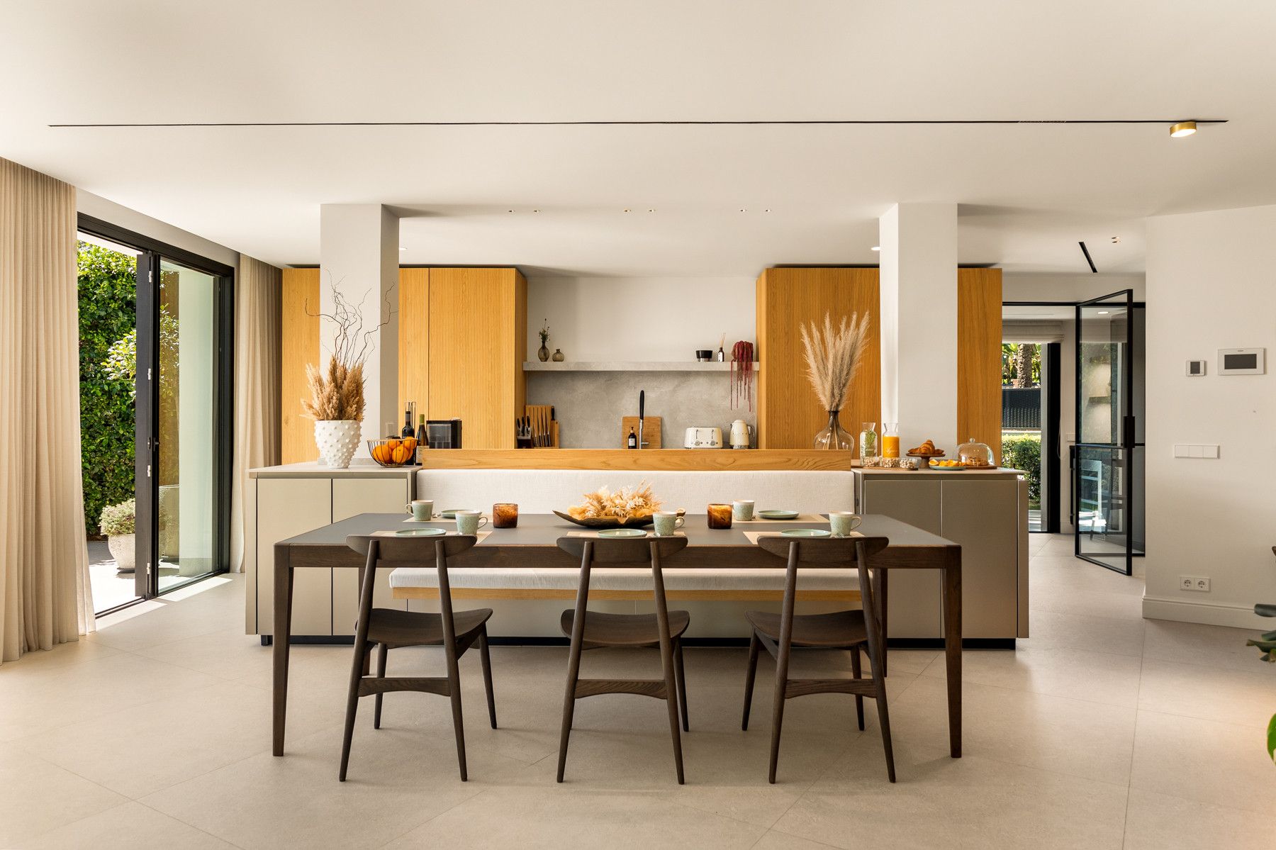 Villa in Marbella East, Los Monteros Playa, Marbella East, 6/12