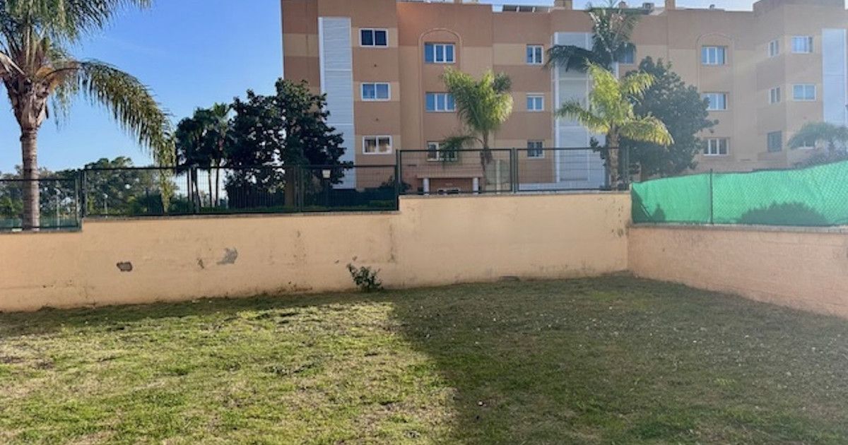 Ground Floor Apartment in Estepona, Estepona, 6/12