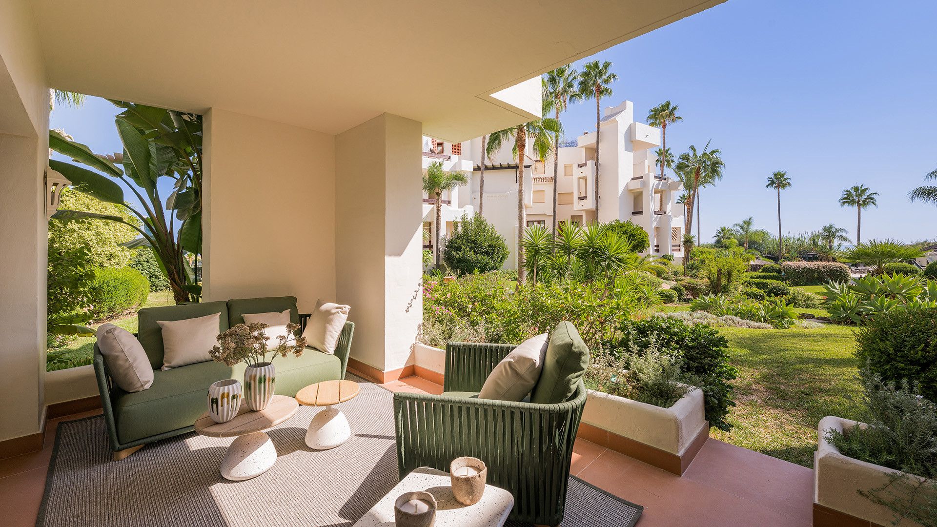 Erdgeschoss-Apartment in Estepona, Bahía del Velerín, Estepona, 1/12