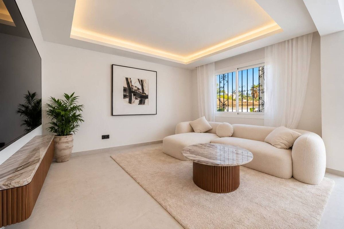 Ground Floor Apartment in El Paraiso, El Paraiso, 9/12