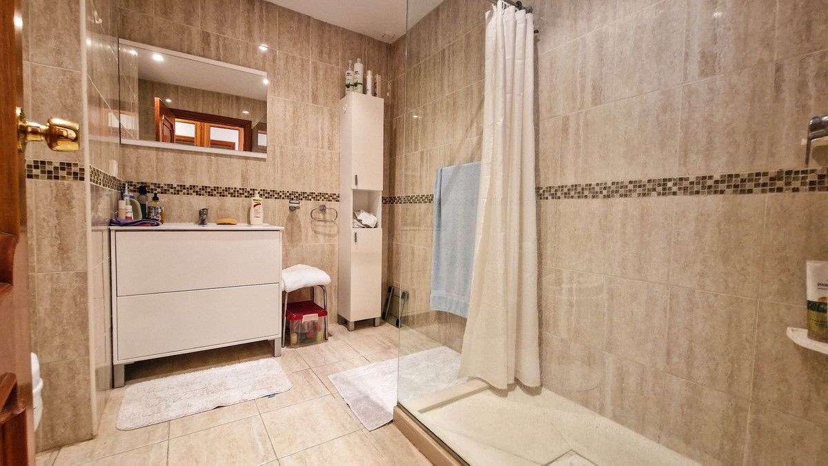 Apartament na środkowym piętrze w La Duquesa, La Duquesa, 4/12