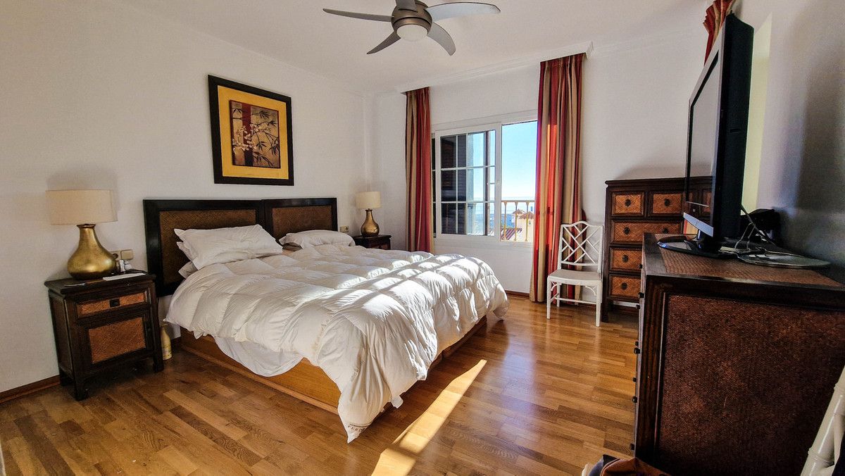 Apartament na środkowym piętrze w La Duquesa, La Duquesa, 6/12