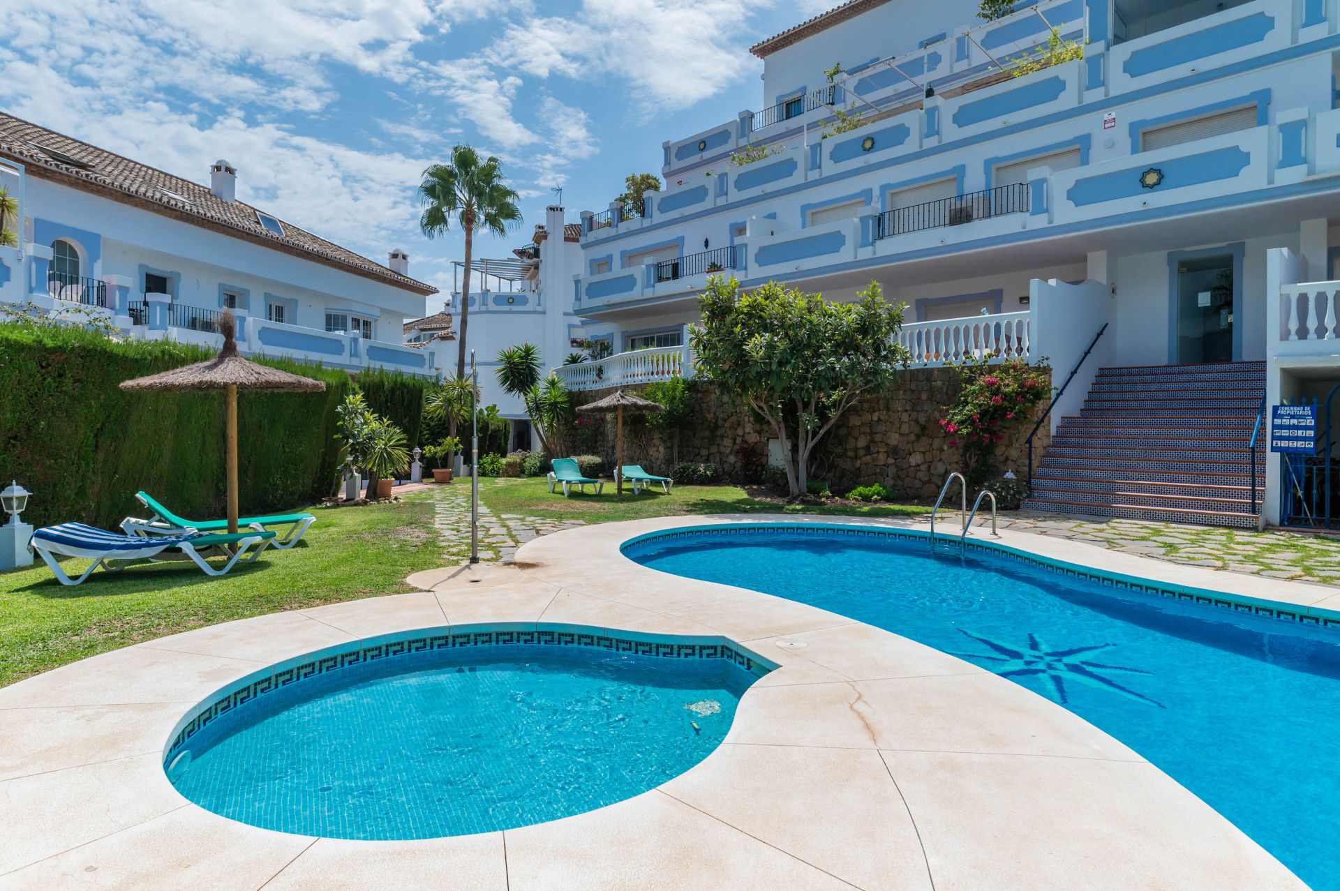 Apartment in Nueva Andalucia, Nueva Andalucia, 2/12