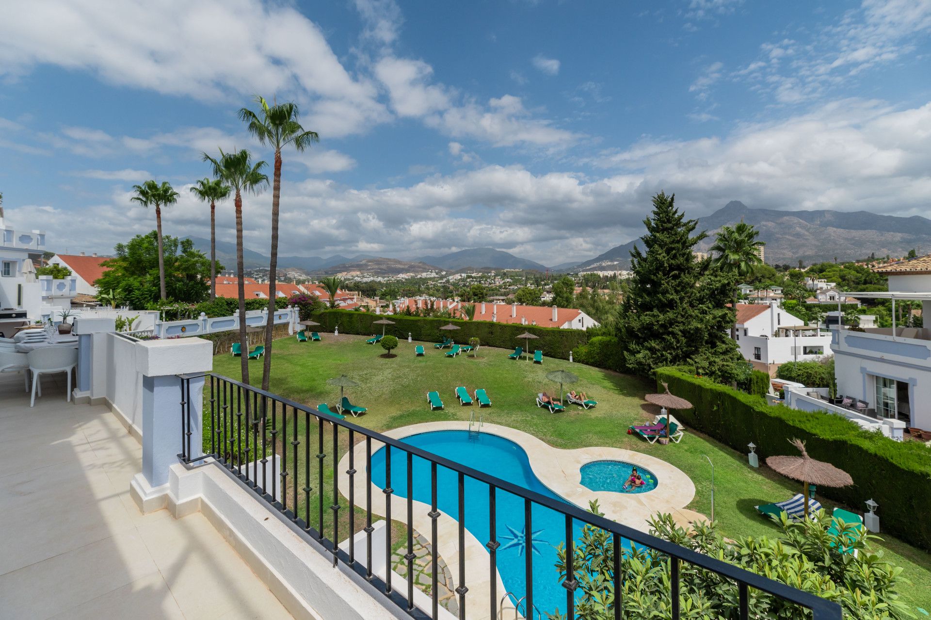 Apartment in Nueva Andalucia, Nueva Andalucia, 3/12