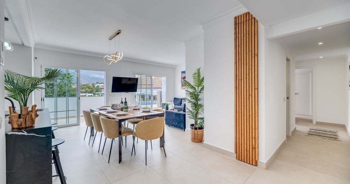 Apartment in Nueva Andalucia, Nueva Andalucia, 6/12