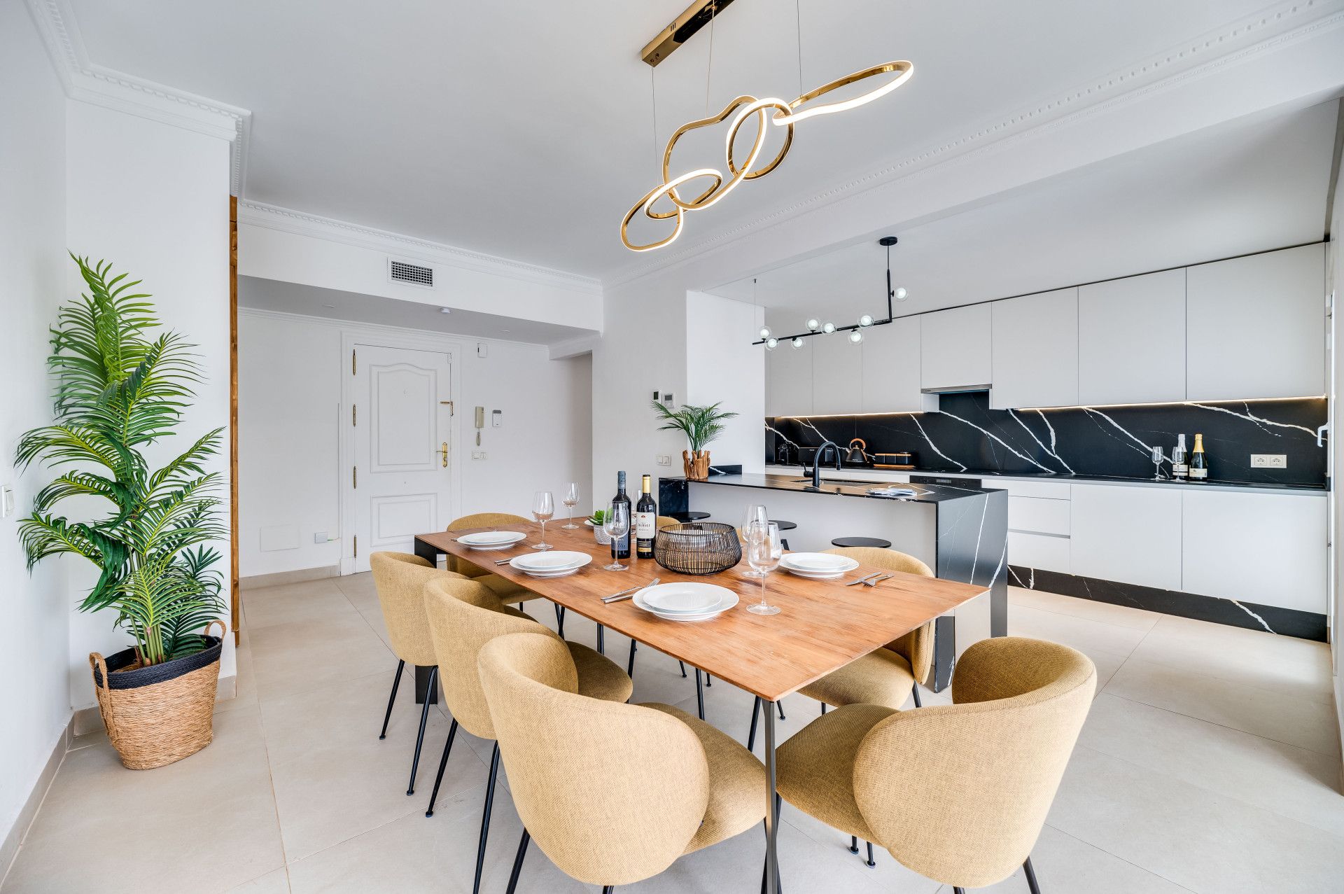 Apartment in Nueva Andalucia, Nueva Andalucia, 10/12