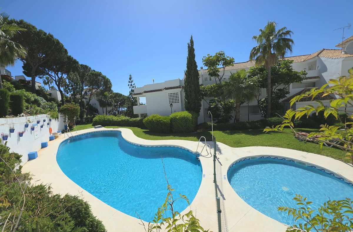 Ground Floor Apartment in Calahonda, Calahonda, 2/12