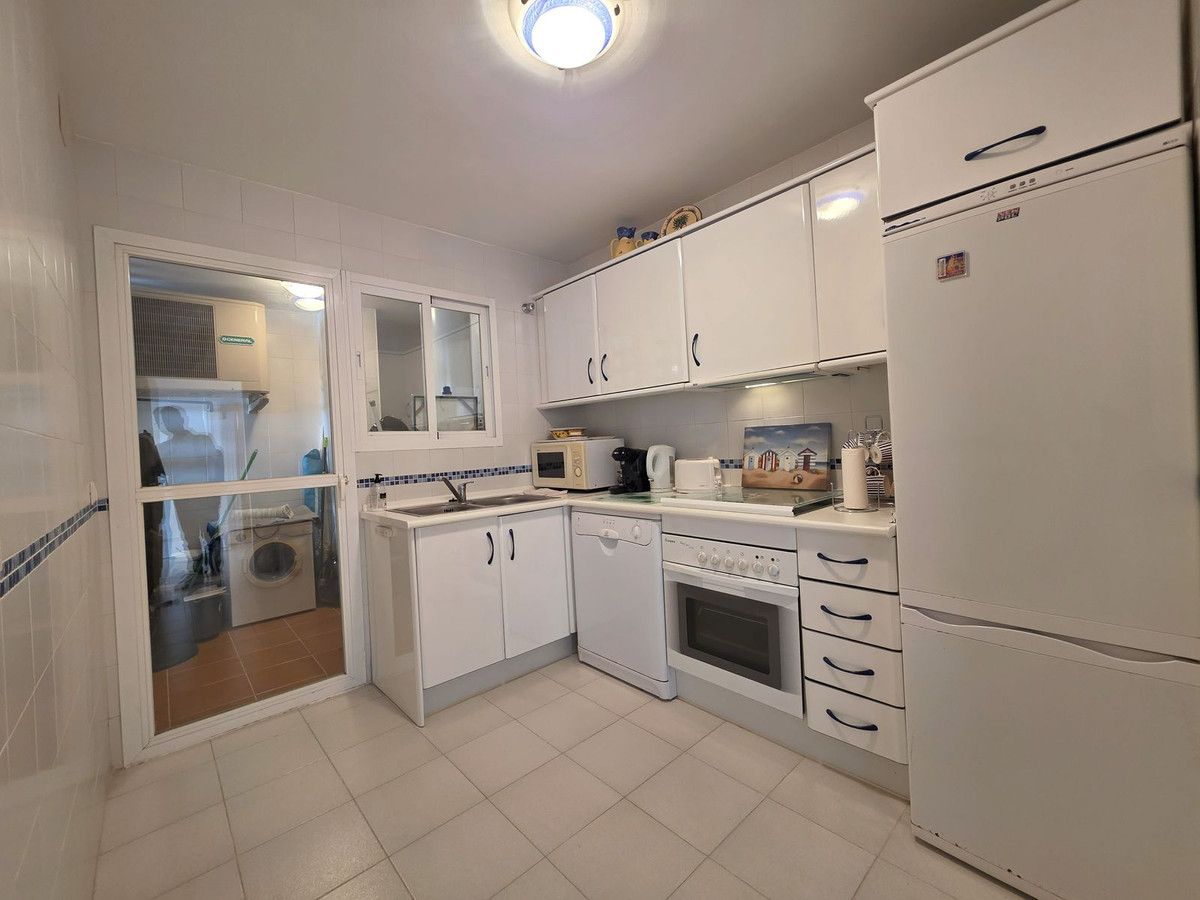 Ground Floor Apartment in Calahonda, Calahonda, 4/12