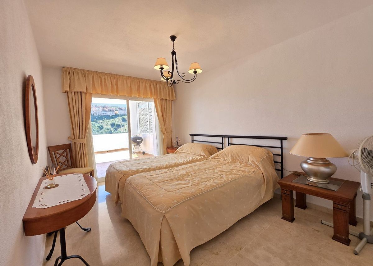 Ground Floor Apartment in Calahonda, Calahonda, 10/12
