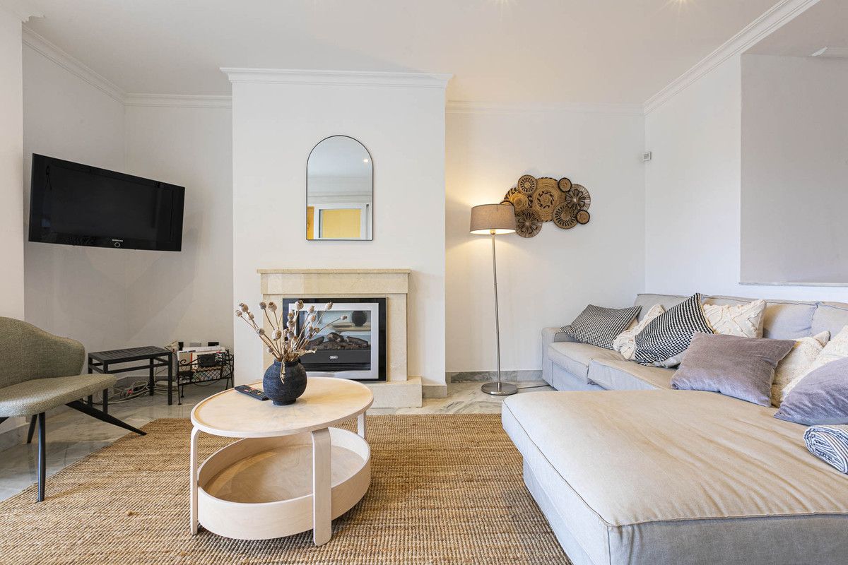 Apartament na środkowym piętrze w Nueva Andalucía, Nueva Andalucía, 11/12