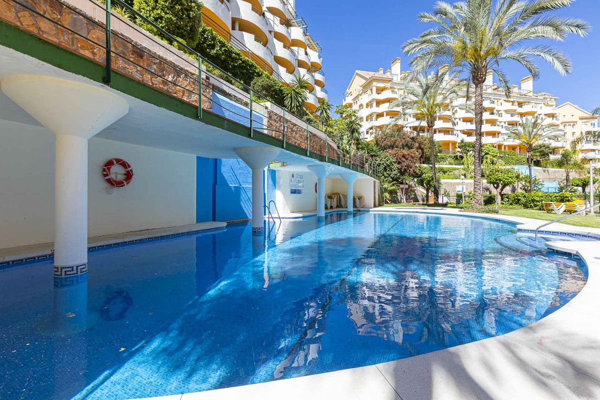 Apartament na środkowym piętrze w Nueva Andalucía, Nueva Andalucía, 3/12