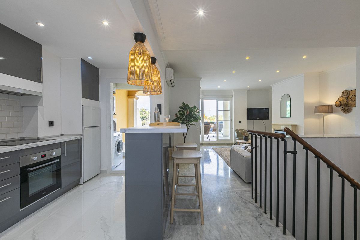 Apartament na środkowym piętrze w Nueva Andalucía, Nueva Andalucía, 5/12