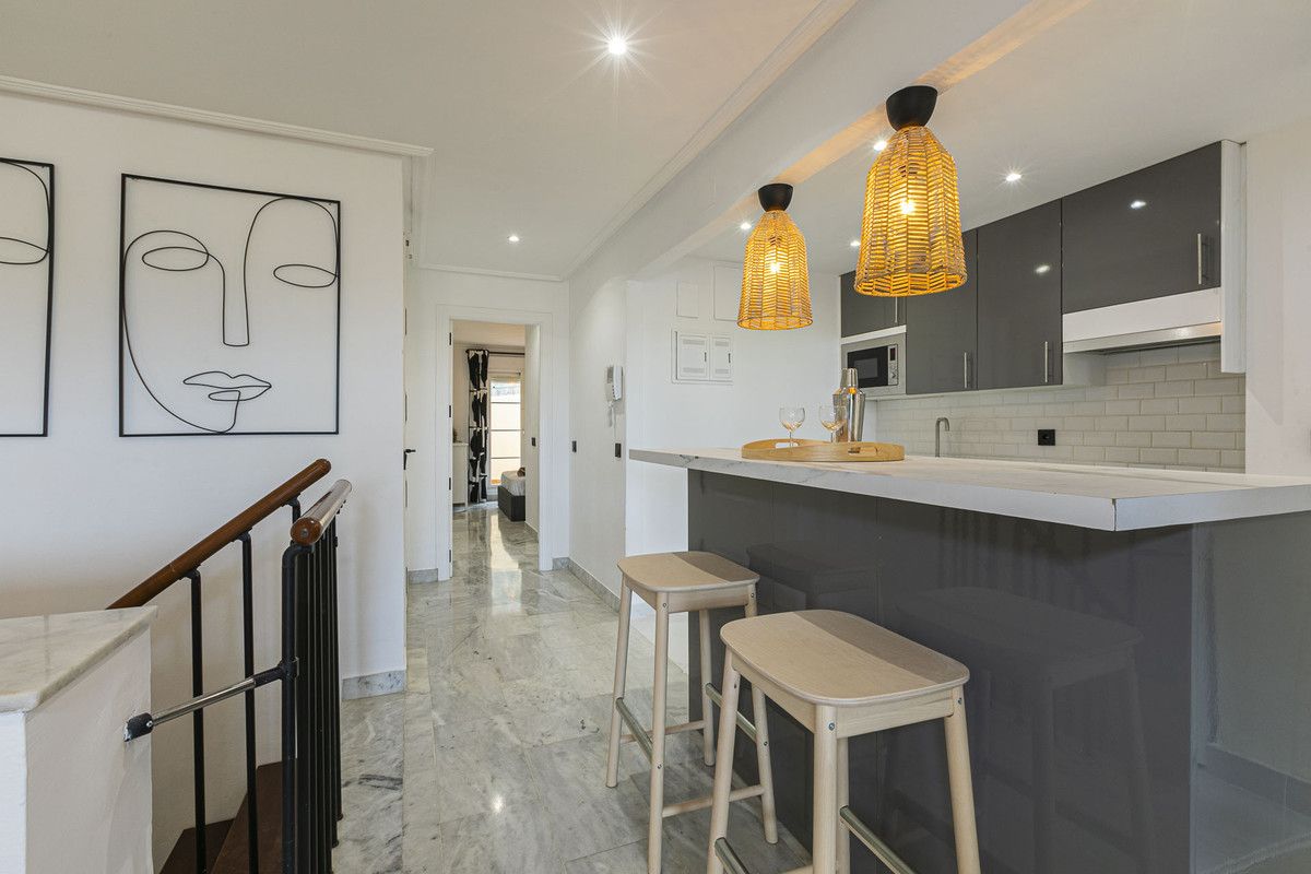 Apartament na środkowym piętrze w Nueva Andalucía, Nueva Andalucía, 9/12