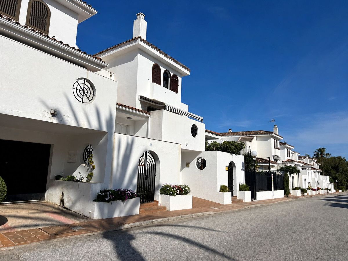 Townhouse in New Golden Mile, New Golden Mile, 1/12