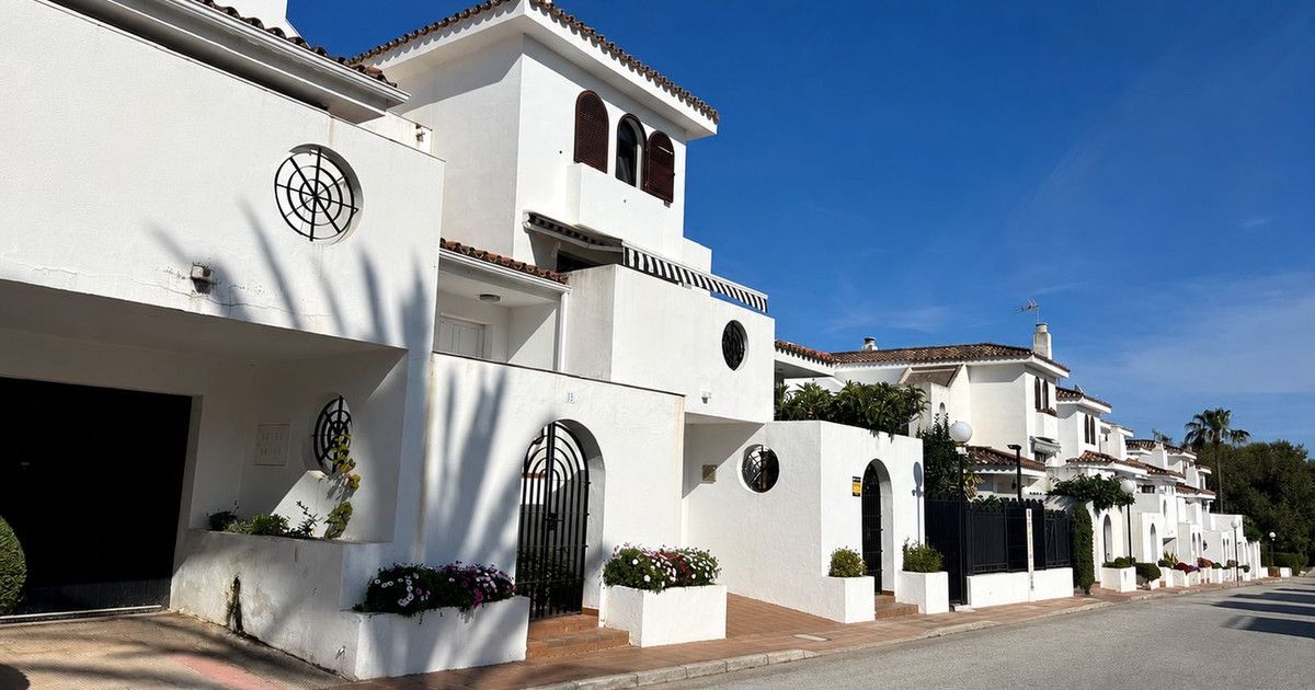 Townhouse in New Golden Mile, New Golden Mile, 1/12