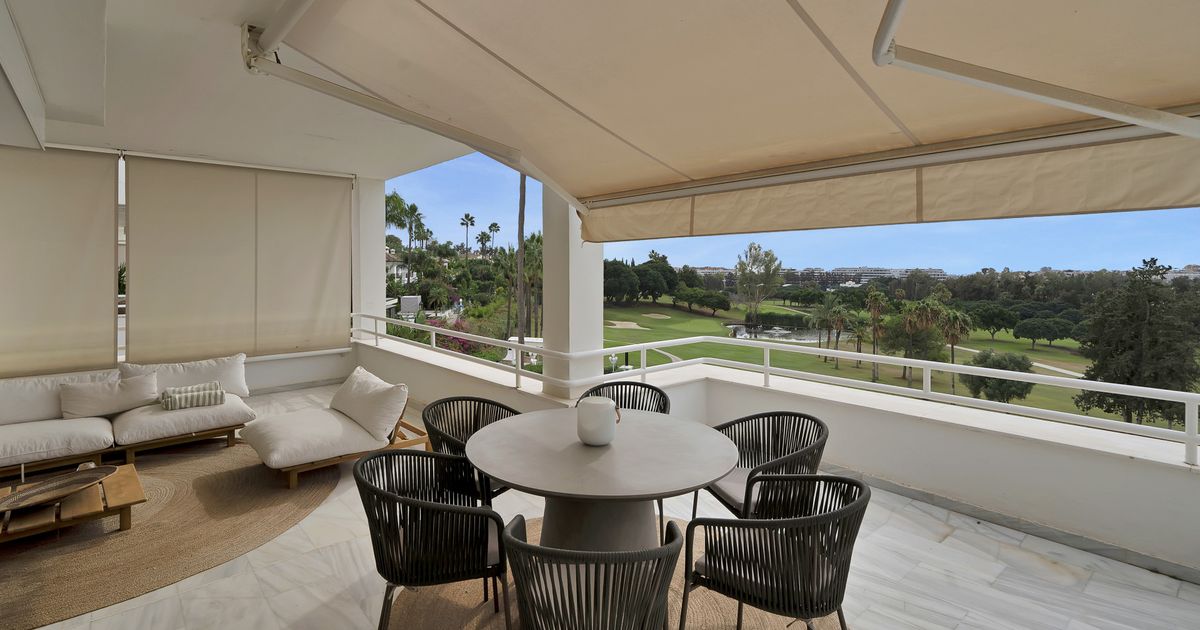Apartment in Nueva Andalucia, Los Naranjos, Nueva Andalucia, 12/12